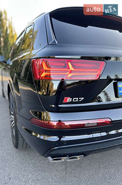Внедорожник / Кроссовер Audi SQ7 2017 в 