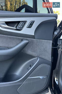 Внедорожник / Кроссовер Audi SQ7 2017 в 