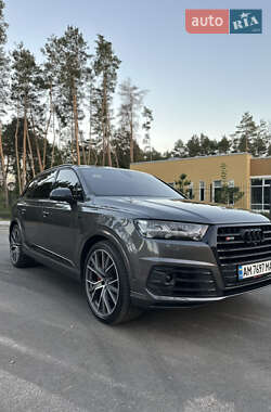 Внедорожник / Кроссовер Audi SQ7 2018 в 