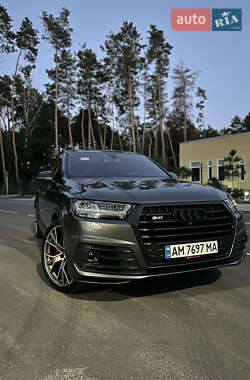 Внедорожник / Кроссовер Audi SQ7 2018 в 
