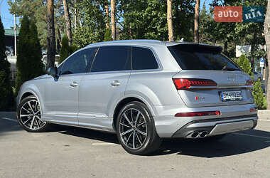 Внедорожник / Кроссовер Audi SQ7 2022 в 