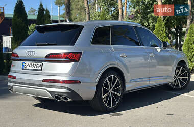 Внедорожник / Кроссовер Audi SQ7 2022 в 