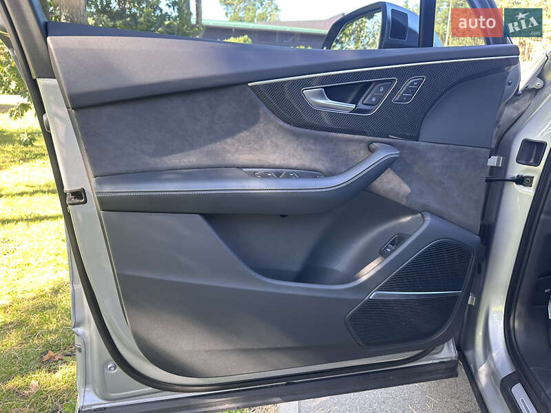 Внедорожник / Кроссовер Audi SQ7 2022 в Киеве