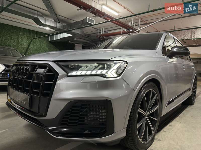 Внедорожник / Кроссовер Audi SQ7 2020 в Киеве