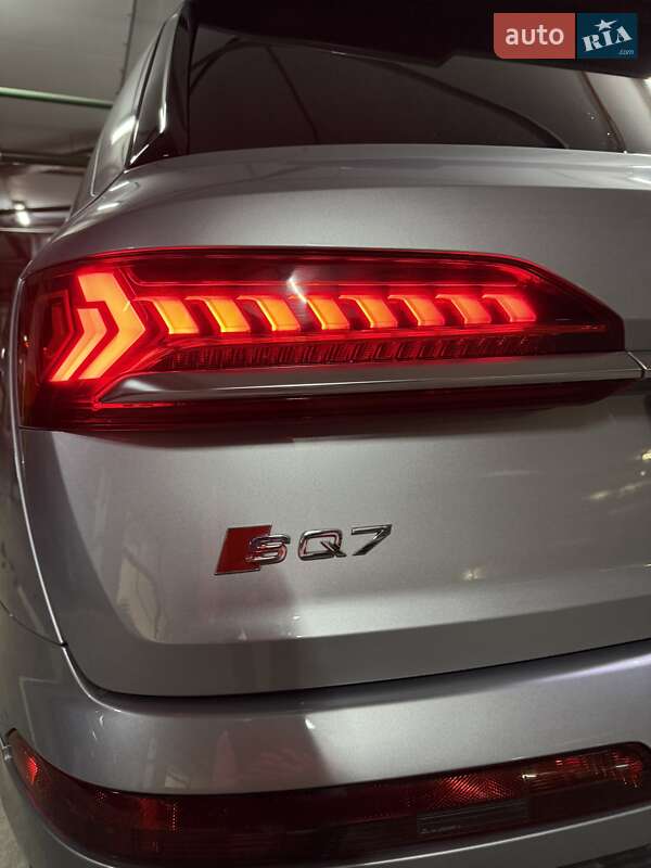 Внедорожник / Кроссовер Audi SQ7 2020 в Киеве