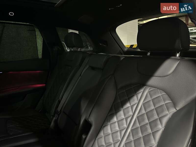 Внедорожник / Кроссовер Audi SQ7 2020 в Киеве