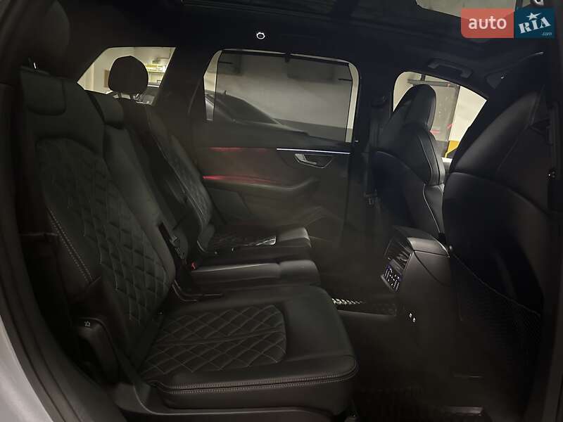 Внедорожник / Кроссовер Audi SQ7 2020 в Киеве