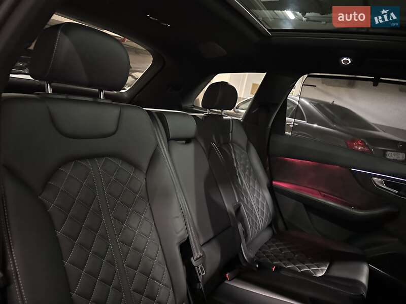 Внедорожник / Кроссовер Audi SQ7 2020 в Киеве