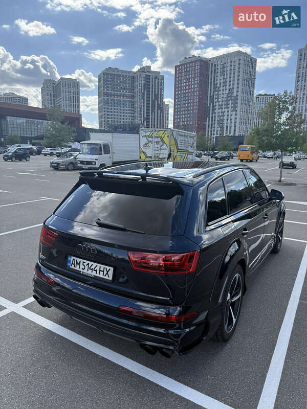 Позашляховик / Кросовер Audi SQ7 2017 в Києві