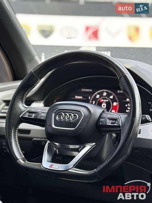 Позашляховик / Кросовер Audi SQ7 2017 в Києві