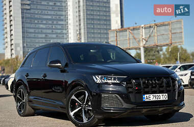 Внедорожник / Кроссовер Audi SQ7 2021 в 