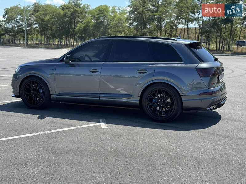 Внедорожник / Кроссовер Audi SQ7 2018 в Днепре