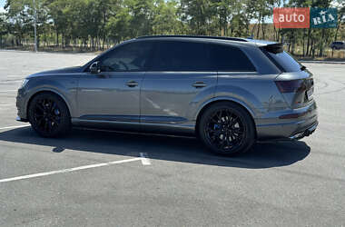 Внедорожник / Кроссовер Audi SQ7 2018 в 