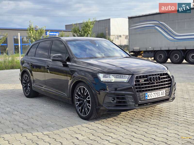 Внедорожник / Кроссовер Audi SQ7 2018 в 