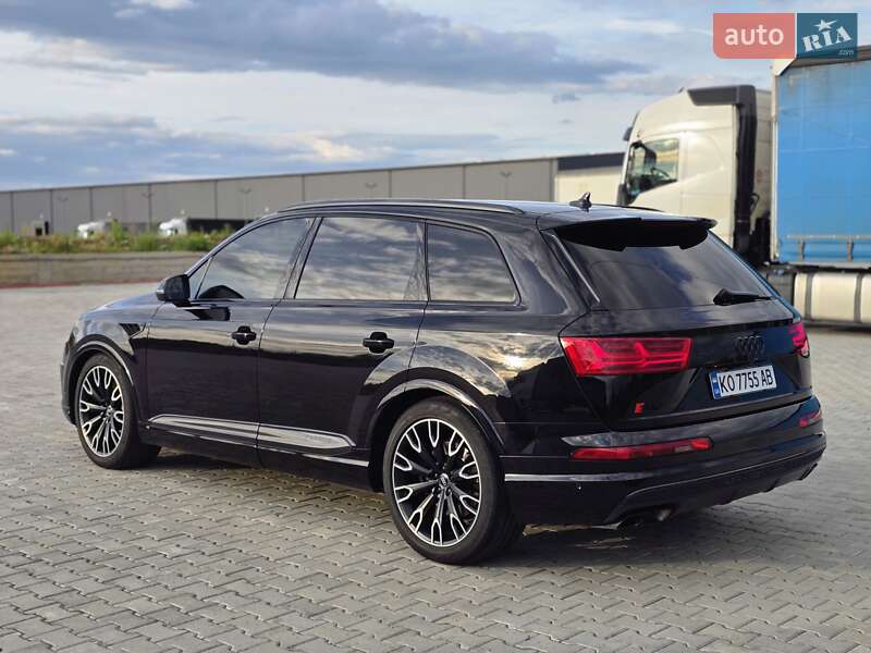 Позашляховик / Кросовер Audi SQ7 2018 в Мукачевому