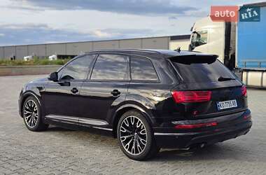 Внедорожник / Кроссовер Audi SQ7 2018 в 
