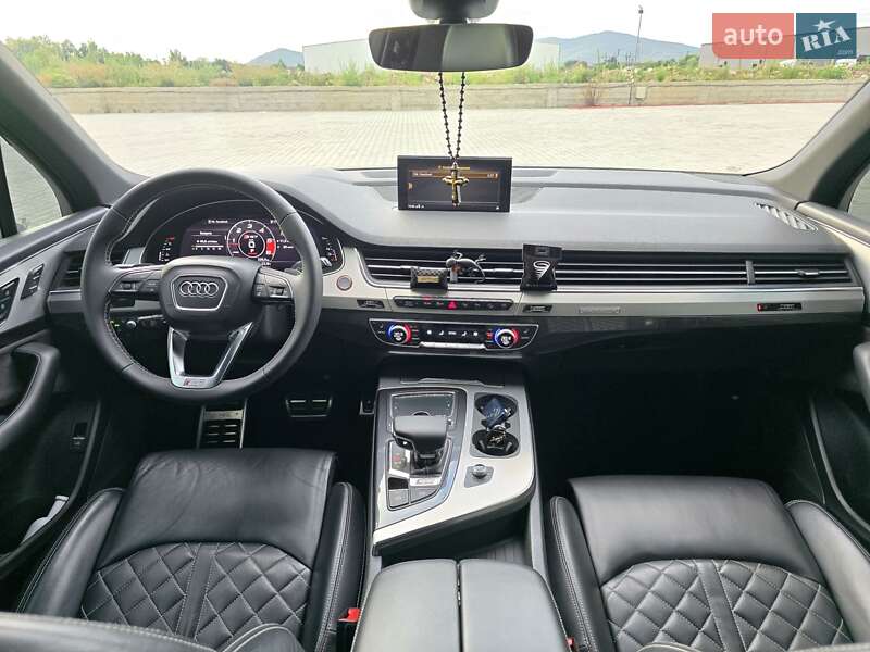Позашляховик / Кросовер Audi SQ7 2018 в Мукачевому