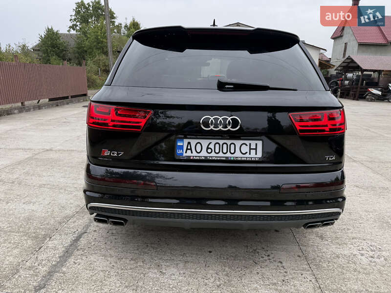 Позашляховик / Кросовер Audi SQ7 2016 в Хусті