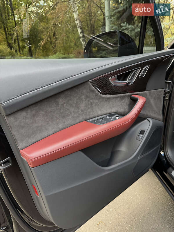 Внедорожник / Кроссовер Audi SQ7 2022 в Днепре