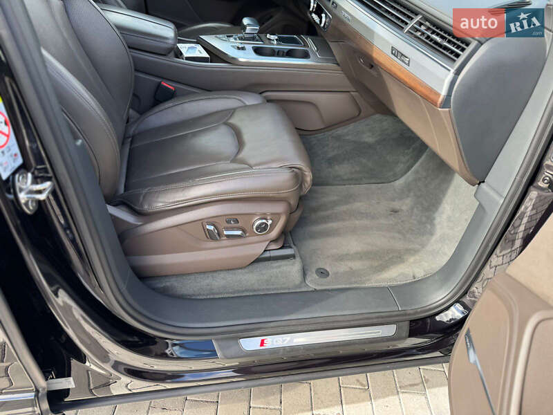 Позашляховик / Кросовер Audi SQ7 2017 в Рівному фото 22 Позашляховик / Кросовер Audi SQ7 2017 в Рівному