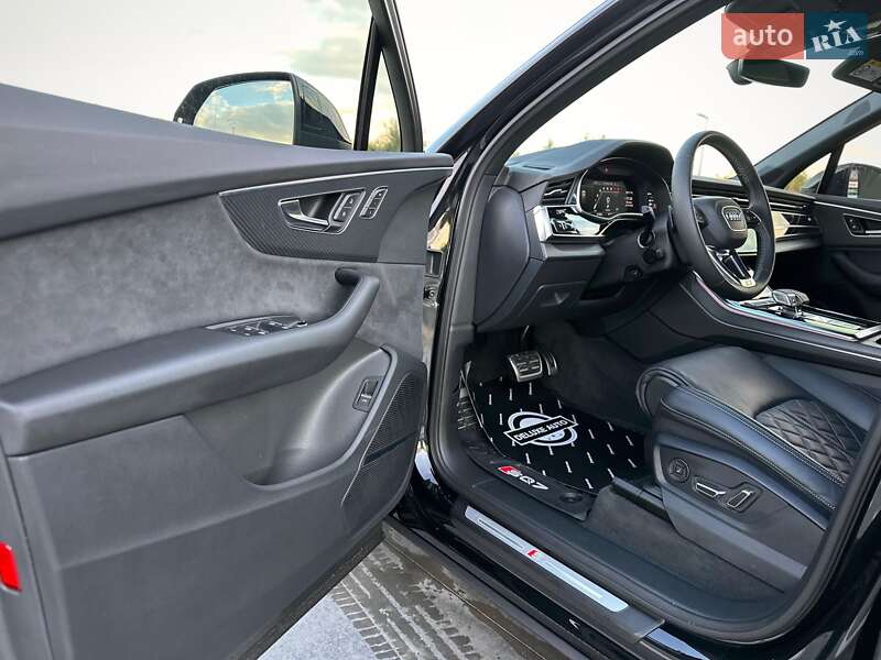 Внедорожник / Кроссовер Audi SQ7 2024 в Киеве