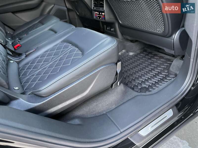 Внедорожник / Кроссовер Audi SQ7 2024 в Киеве
