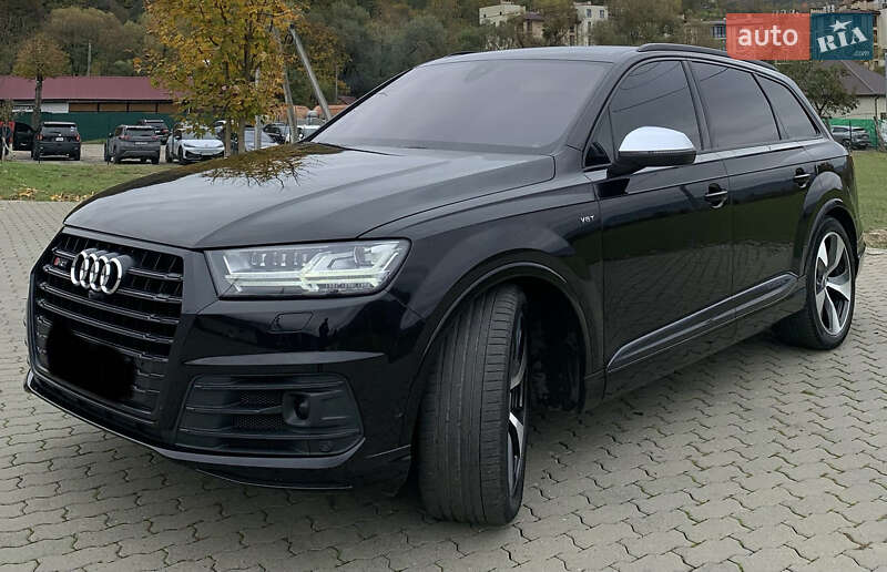 Внедорожник / Кроссовер Audi SQ7 2018 в Сваляве