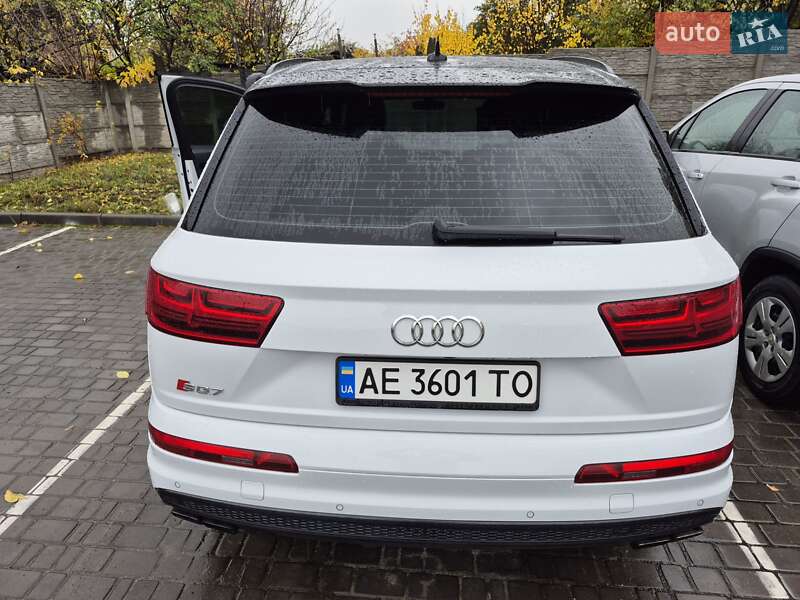 Позашляховик / Кросовер Audi SQ7 2017 в Дніпрі