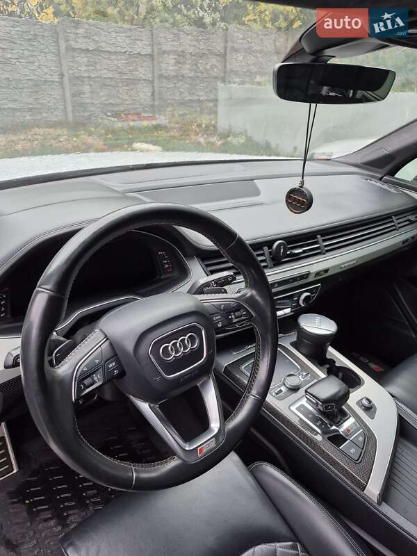 Позашляховик / Кросовер Audi SQ7 2017 в Дніпрі