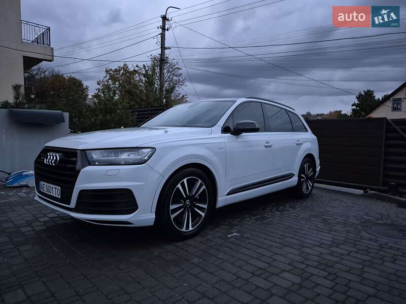 Позашляховик / Кросовер Audi SQ7 2017 в Дніпрі