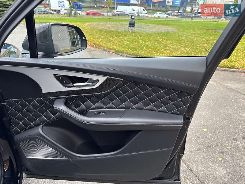 Позашляховик / Кросовер Audi SQ7 2017 в Києві фото 98 Позашляховик / Кросовер Audi SQ7 2017 в Києві