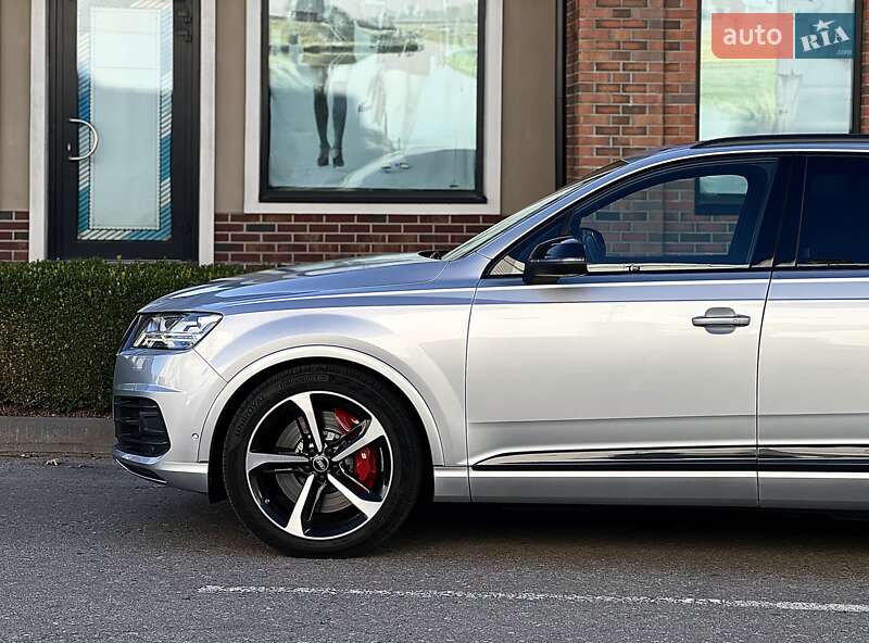 Внедорожник / Кроссовер Audi SQ7 2017 в Киеве