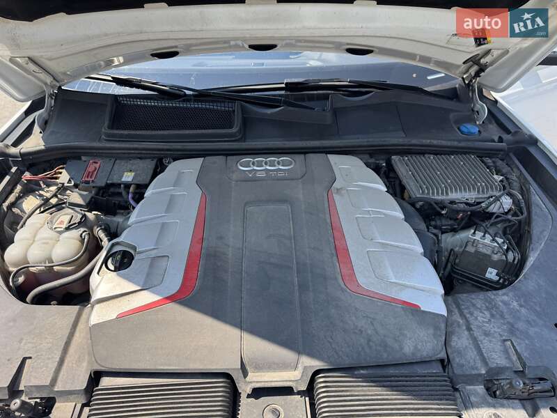 Позашляховик / Кросовер Audi SQ7 2017 в Києві