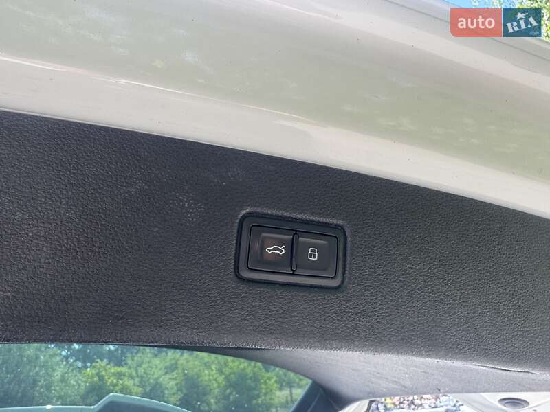 Позашляховик / Кросовер Audi SQ7 2017 в Києві