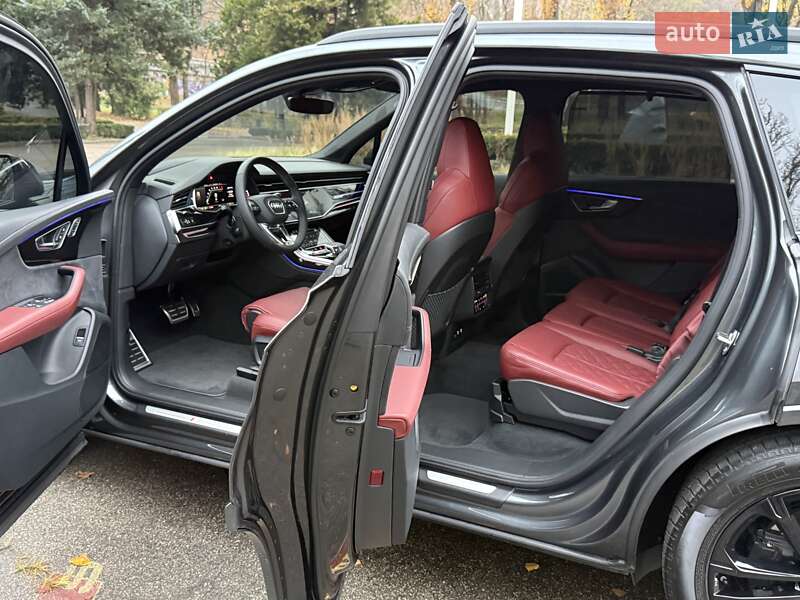 Позашляховик / Кросовер Audi SQ7 2024 в Києві