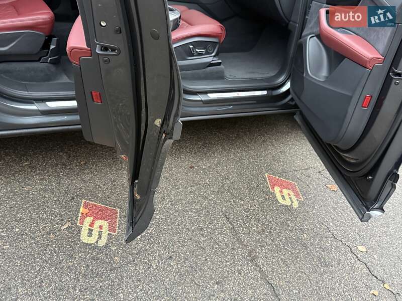 Позашляховик / Кросовер Audi SQ7 2024 в Києві