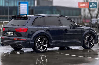 Позашляховик / Кросовер Audi SQ7 2017 в Києві