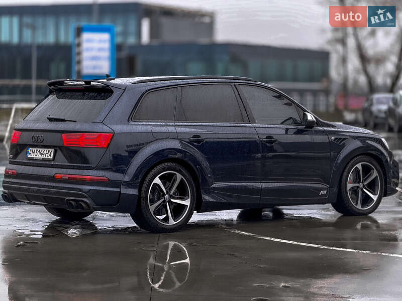 Позашляховик / Кросовер Audi SQ7 2017 в Києві
