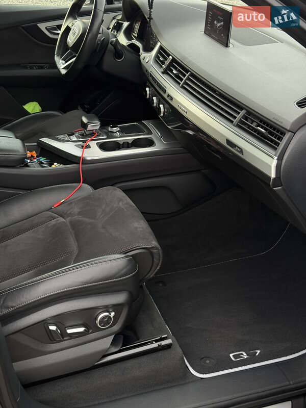 Внедорожник / Кроссовер Audi SQ7 2018 в Черновцах