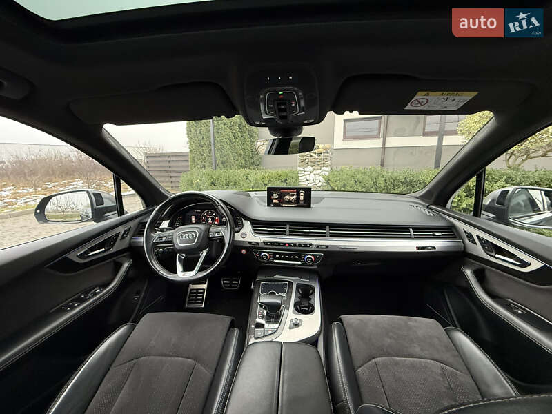 Позашляховик / Кросовер Audi SQ7 2017 в Стрию