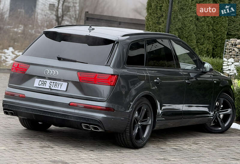 Позашляховик / Кросовер Audi SQ7 2017 в Стрию