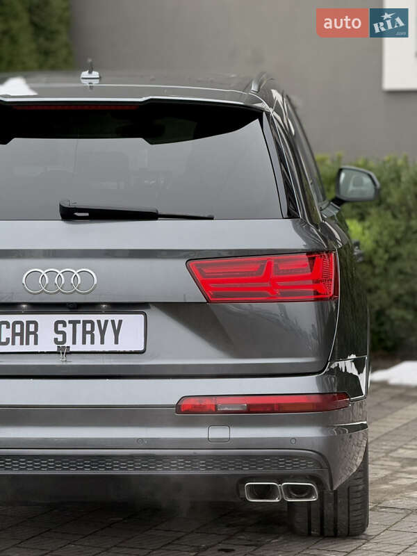 Позашляховик / Кросовер Audi SQ7 2017 в Стрию
