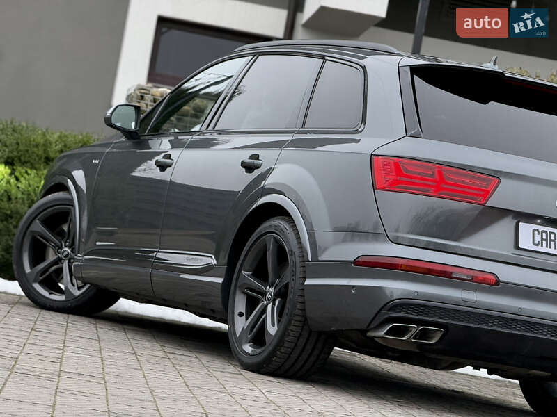 Позашляховик / Кросовер Audi SQ7 2017 в Стрию