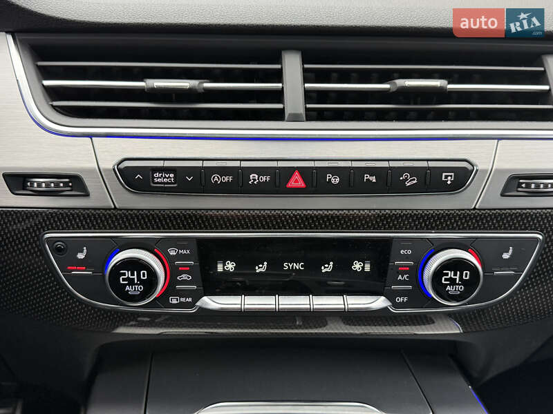 Позашляховик / Кросовер Audi SQ7 2017 в Стрию