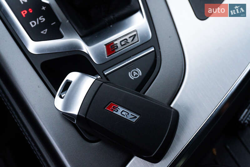 Позашляховик / Кросовер Audi SQ7 2018 в Львові