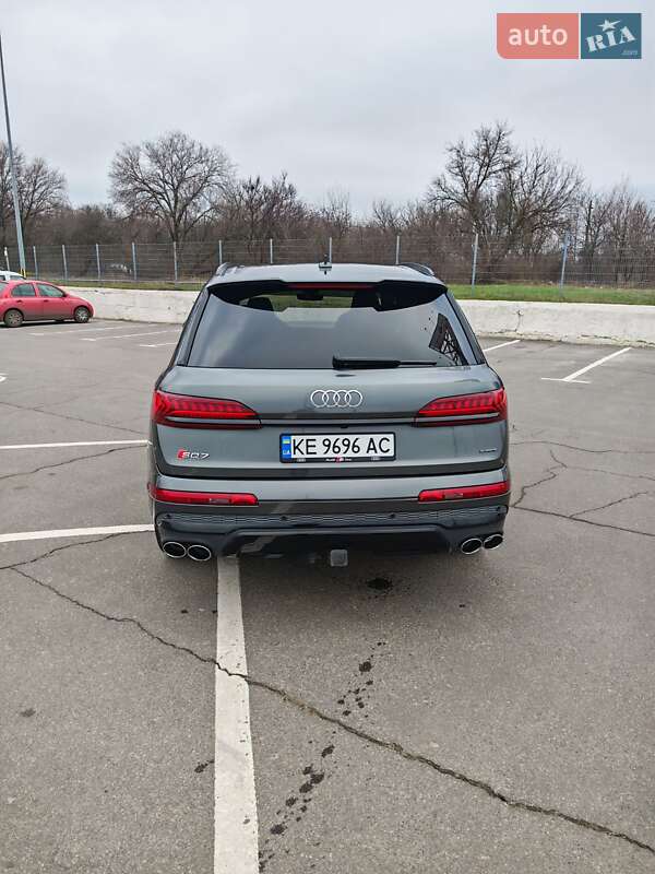 Позашляховик / Кросовер Audi SQ7 2020 в Дніпрі