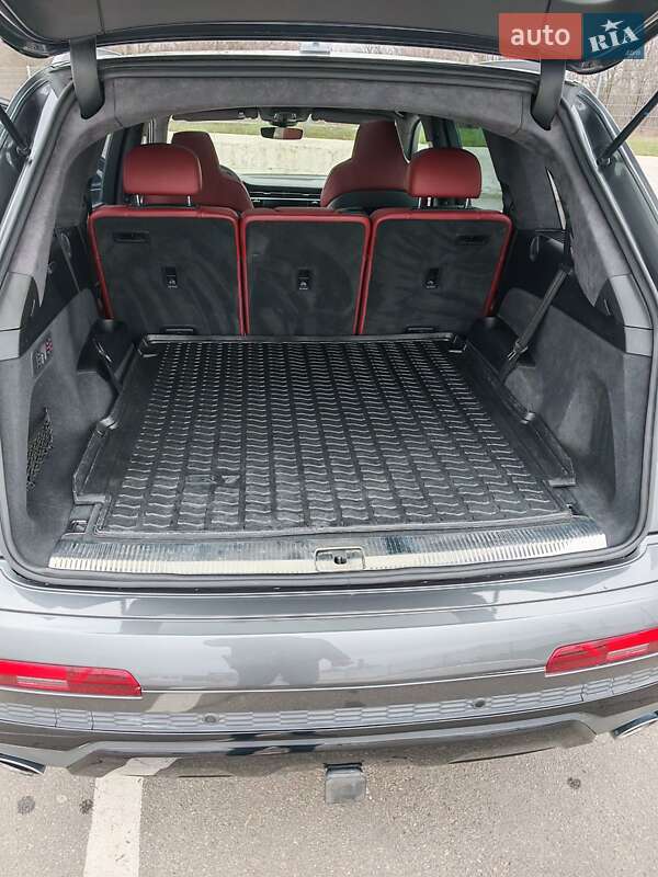 Позашляховик / Кросовер Audi SQ7 2020 в Дніпрі