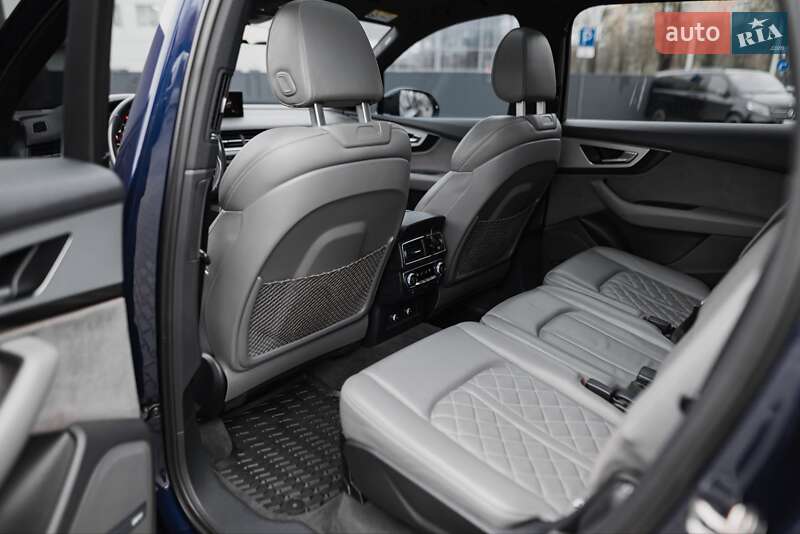 Позашляховик / Кросовер Audi SQ7 2019 в Кривому Розі