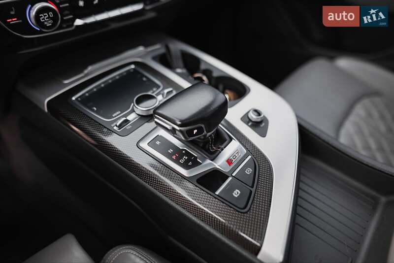 Позашляховик / Кросовер Audi SQ7 2019 в Кривому Розі