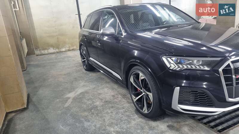 Позашляховик / Кросовер Audi SQ7 2020 в Чернівцях